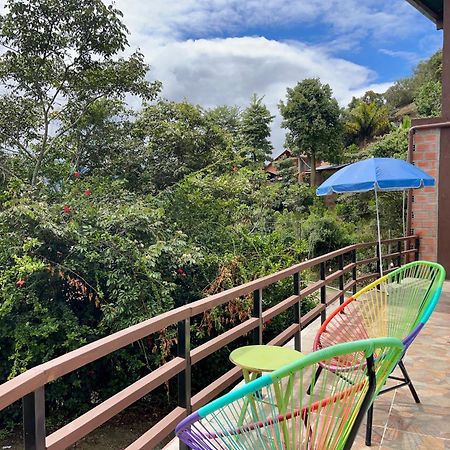 Villa Camila Hostel Coroico Esterno foto