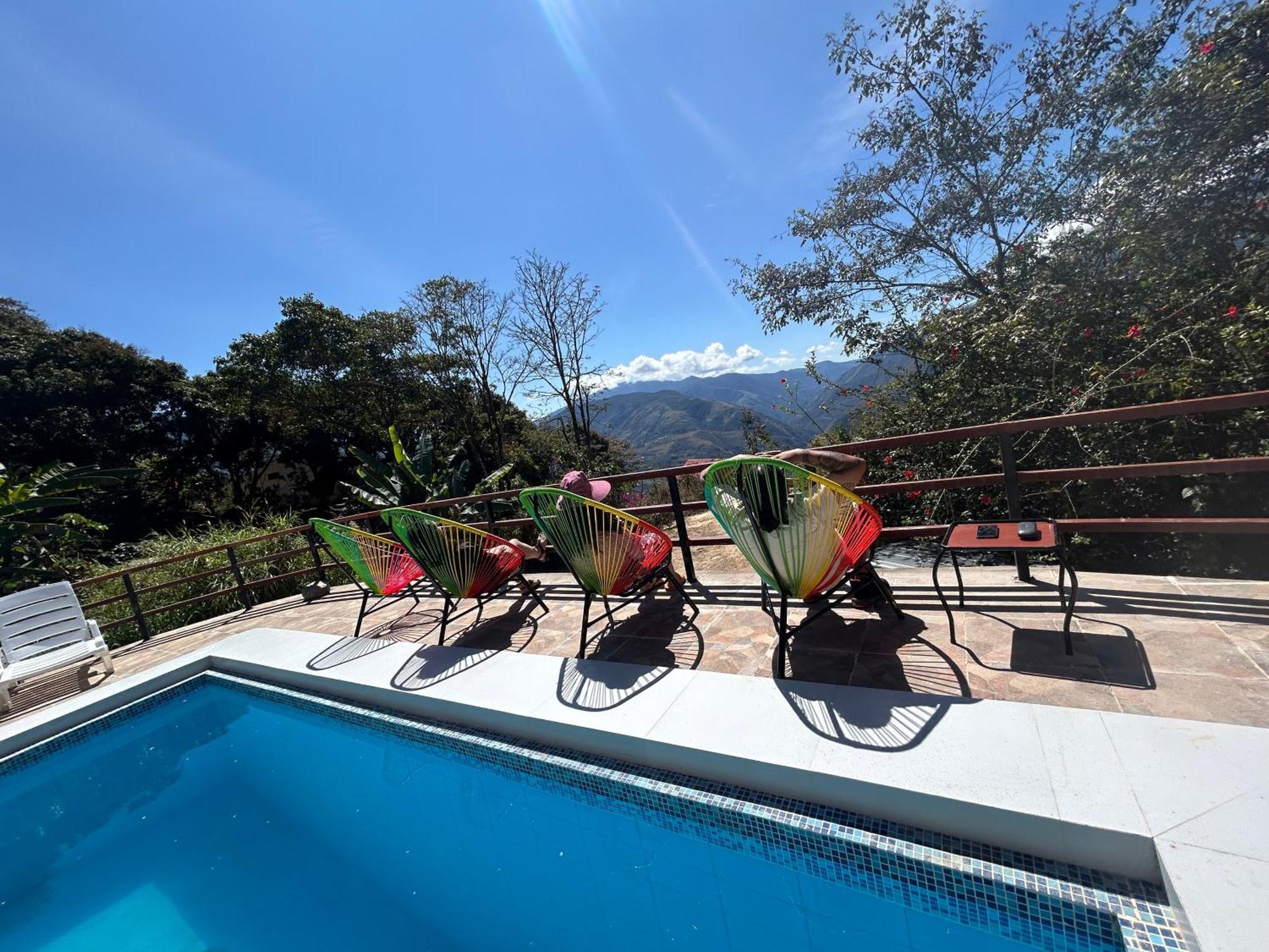 Villa Camila Hostel Coroico Esterno foto