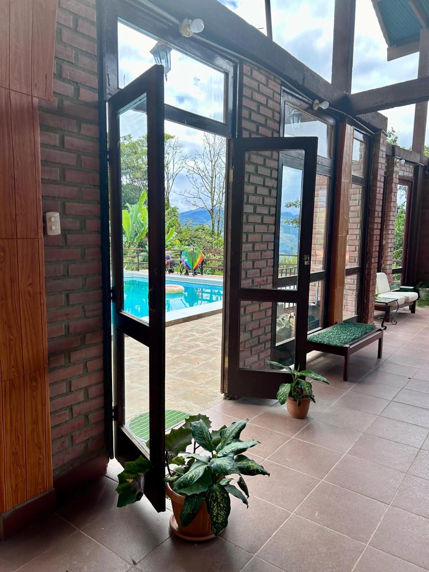 Villa Camila Hostel Coroico Esterno foto