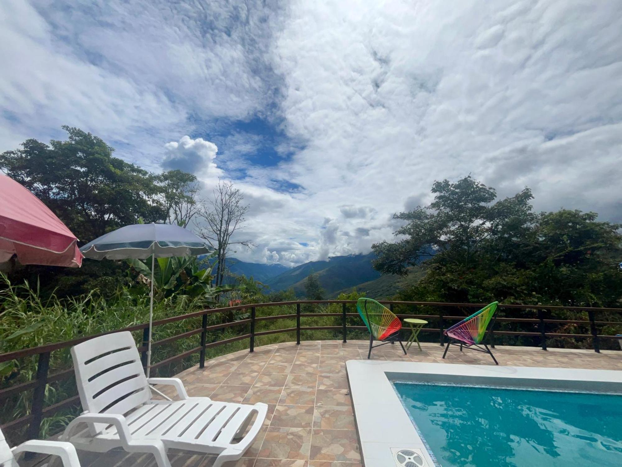Villa Camila Hostel Coroico Esterno foto